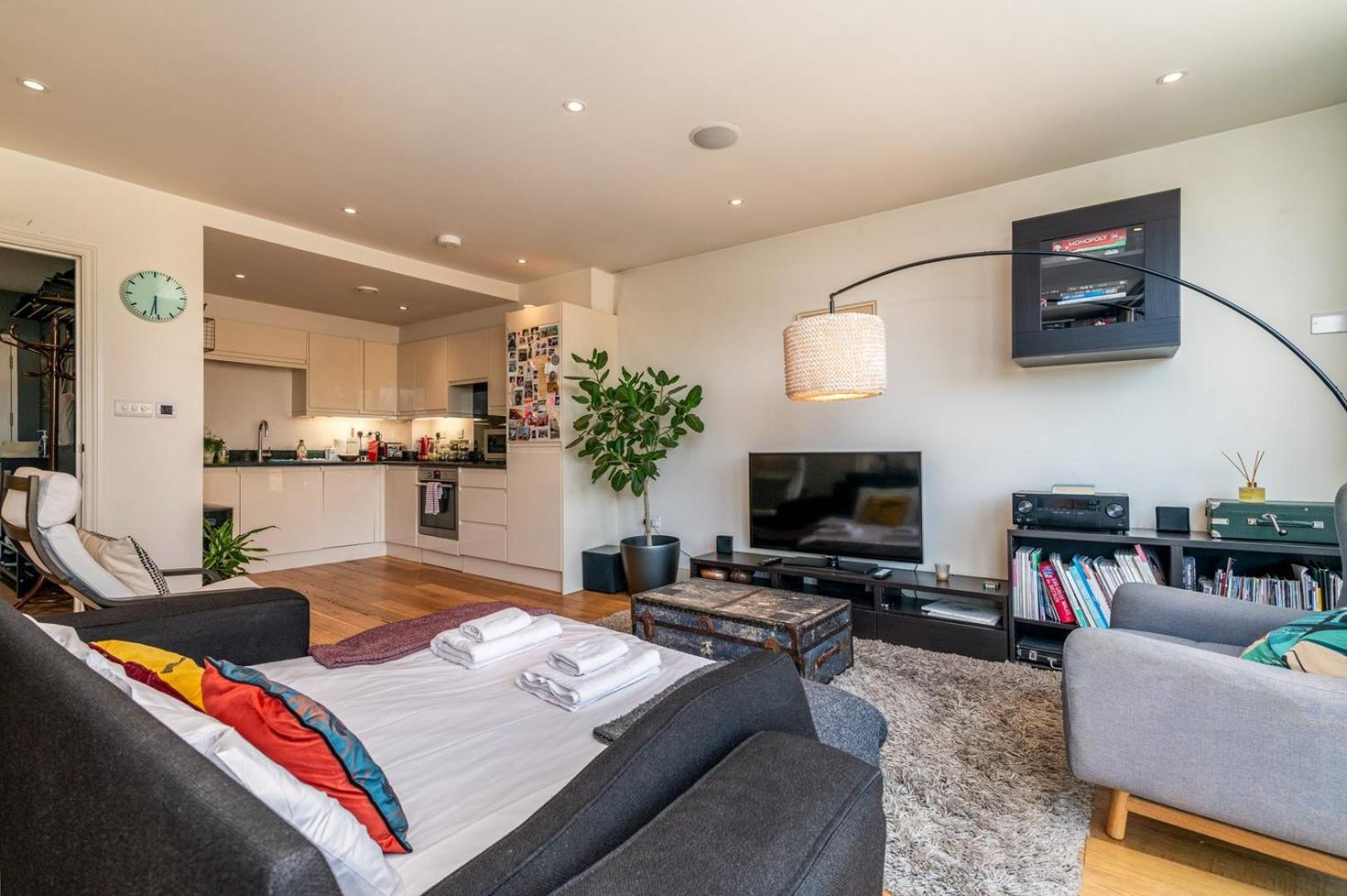 Bright & Spacious Battersea Flat London Exterior photo