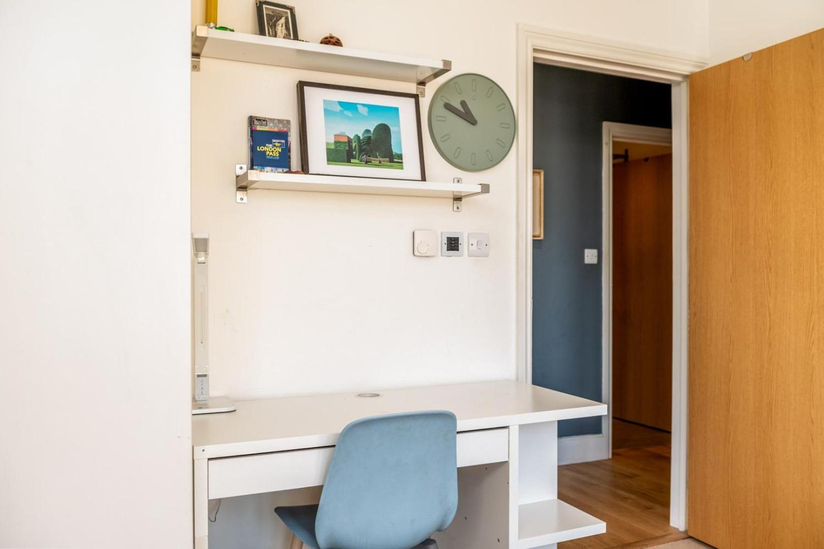 Bright & Spacious Battersea Flat London Exterior photo