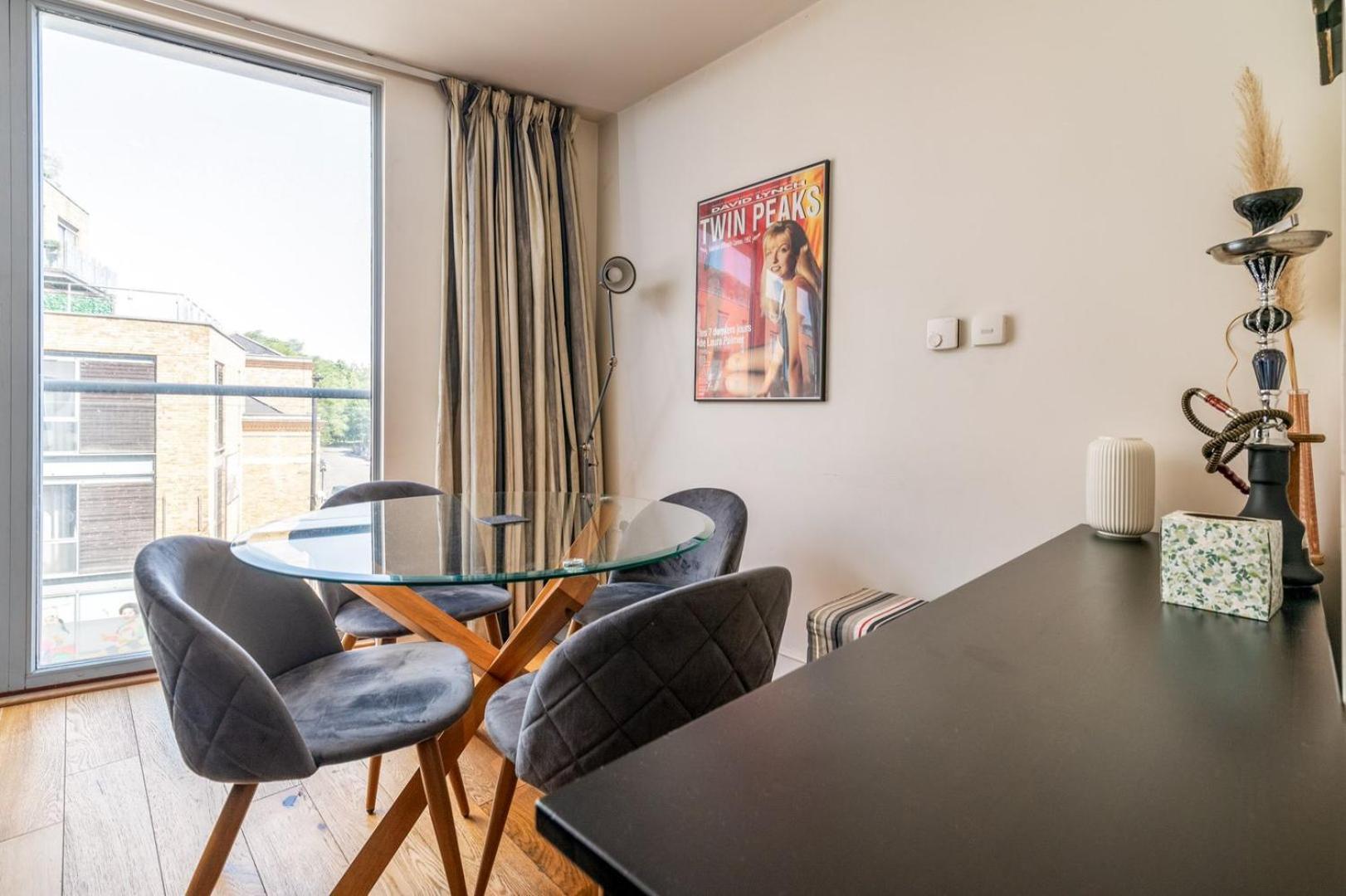 Bright & Spacious Battersea Flat London Exterior photo