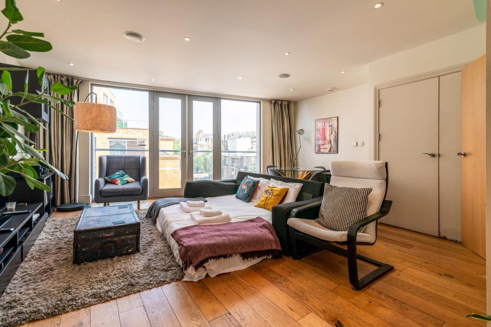 Bright & Spacious Battersea Flat London Exterior photo