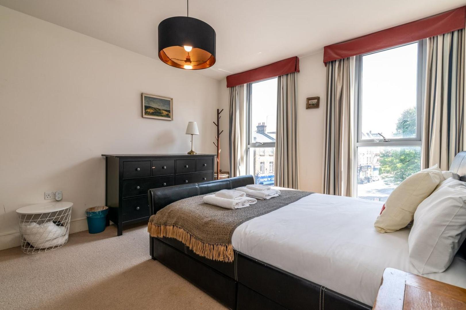 Bright & Spacious Battersea Flat London Exterior photo