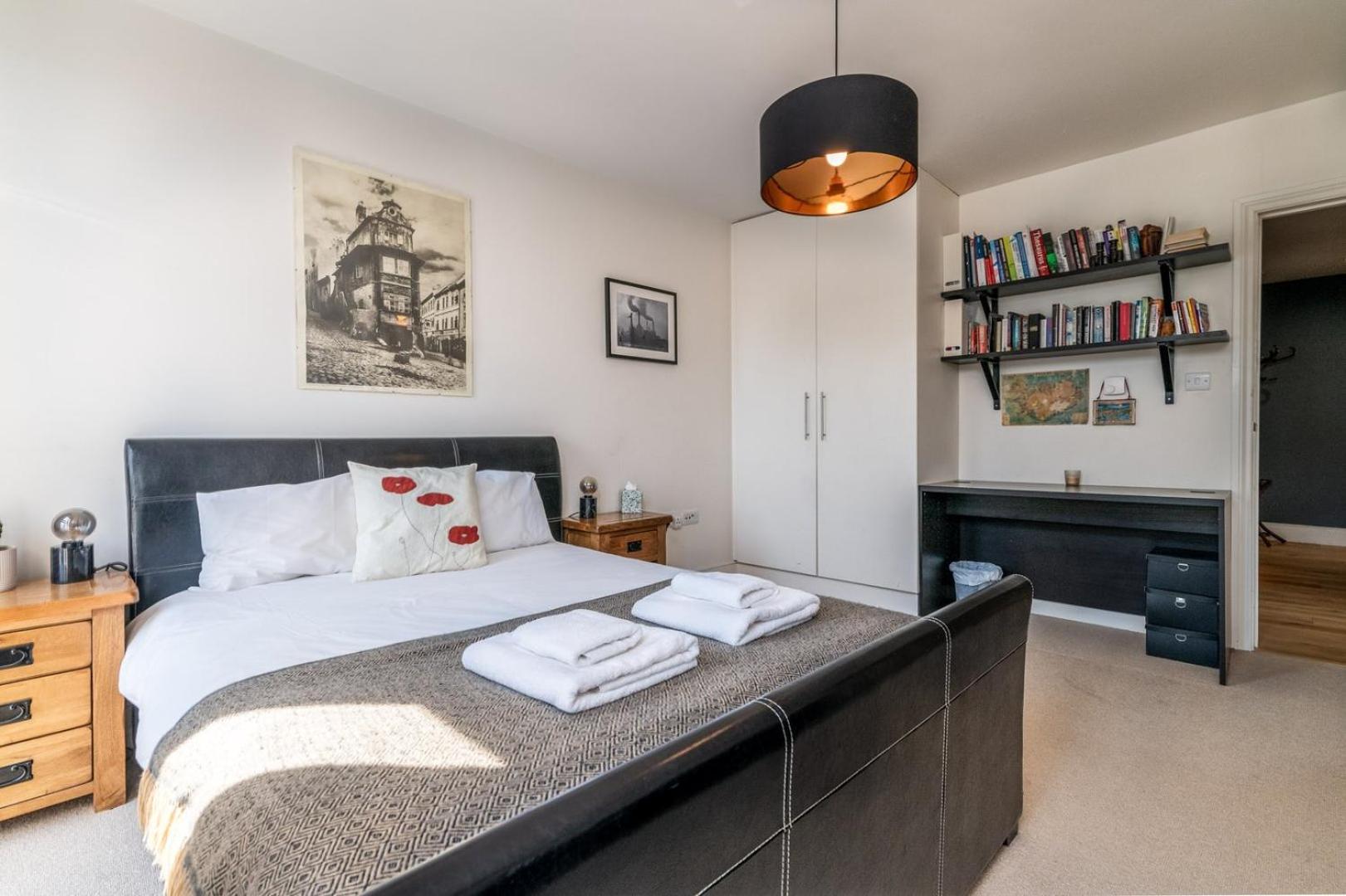 Bright & Spacious Battersea Flat London Exterior photo